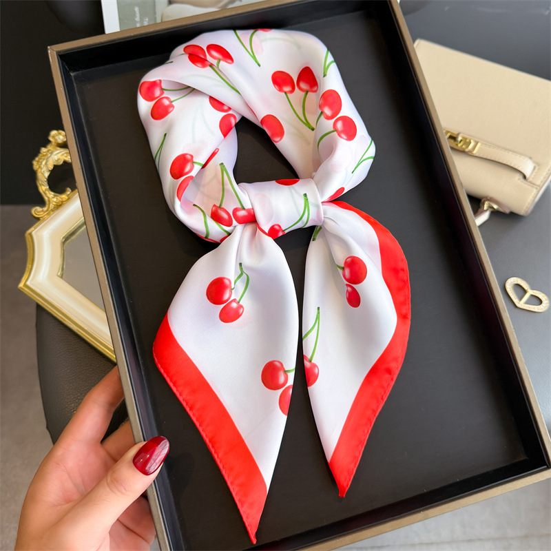 Luxe Vierkante Satijnen Sjaal  - Luxury Bags In China recensie en prijs